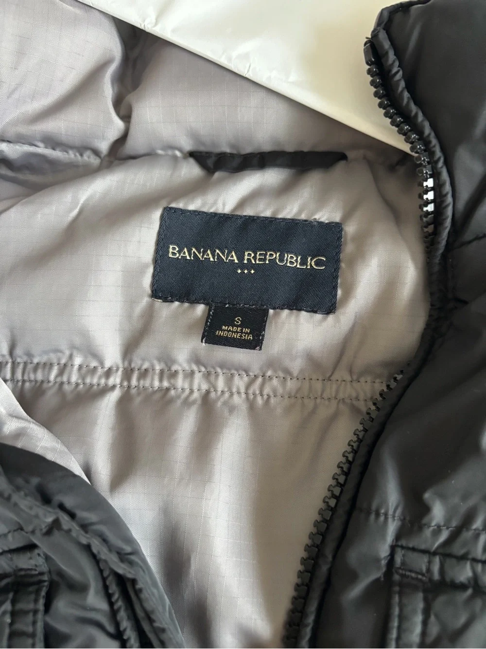 Banana Republic Black and Light Gray Puffer Vest